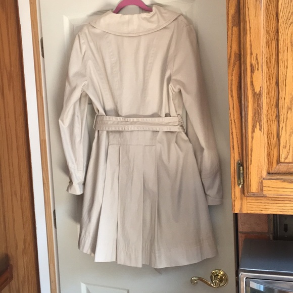 Spring coat - Picture 2 of 5
